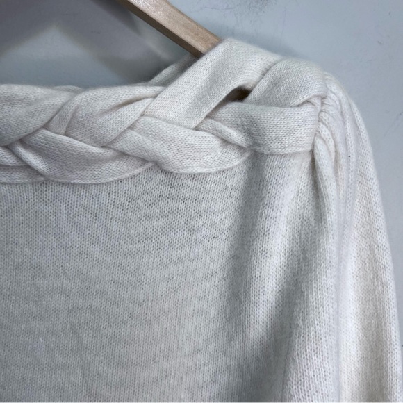 Vintage Andre Christian Cream Lambswool Sweater Size Small - Picture 2 of 13